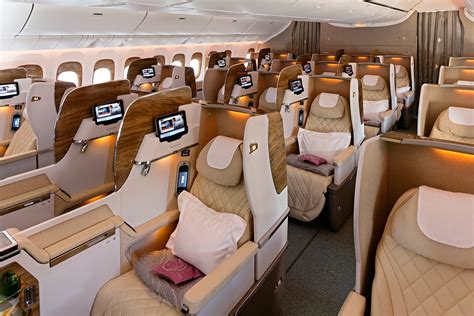 What it’s like to fly Emirates’ new 777 business class .